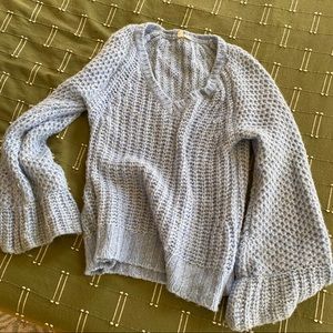 URBAN OUTFITTERS V NECK SWEATER
